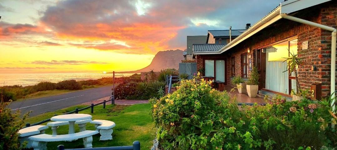 La Mer Seafront Selfcatering Accommodation Kleinmond Eksteriør billede